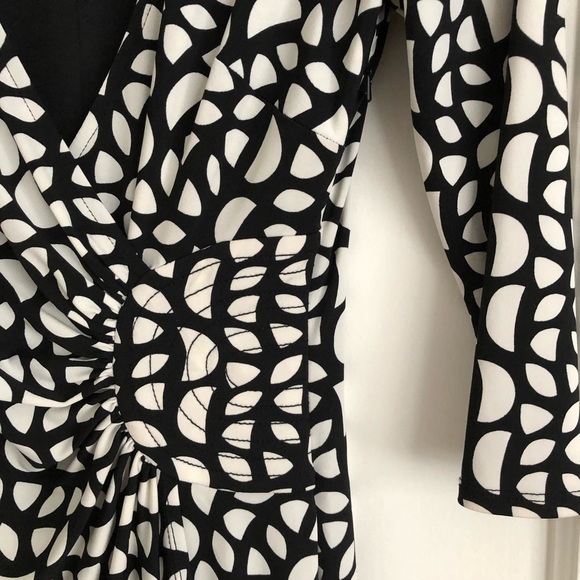 Laundry Midi Dress crossover wrap around B&W 3/4 sleeve elegant feminine Sz 6 - Picture 9 of 10